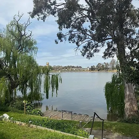 Young3/29-31 Nagambie Exterior photo